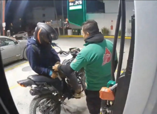 Motociclista armado atraca gasolinera en el bulevar Clavijero