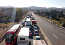 Ejidatarios de Santa Rita Tlahuapan bloquean la autopista México-Puebla