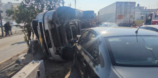 Camión y vehículo con tanques de gas chocan en el Periférico-Ecológico