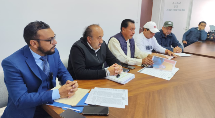 Dirigente del PRI Zacatlán es acusado de fraude a maestros jubilados y activos