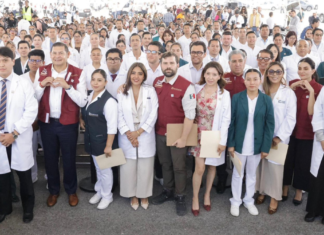 Llegan 119 especialistas y 20 ambulancias a hospitales de Puebla