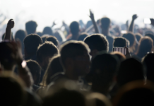 Analizan aumento de sanciones por apología del delito en eventos masivos de Puebla