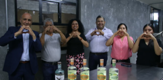 Mezcal artesanal producido en Atlixco se exportará a Nueva York