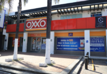 Sujetos armados asaltan tienda de conveniencia en El Mirador