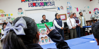 Atienden a más de 132 mil estudiantes poblanos con revisiones bucales y visuales