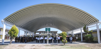Omar Muñoz entrega domo en bachillerato de San Lorenzo Almecatla