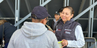 Laura Artemisa supervisa entrega de apoyos a la vivienda para policías