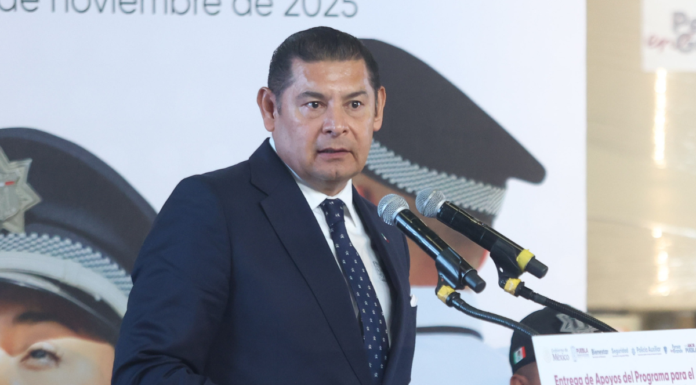 Anuncian construcción de viviendas para policías poblanos en 2026