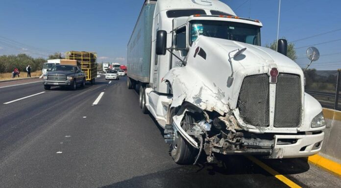 Viernes de incidentes viales en Puebla