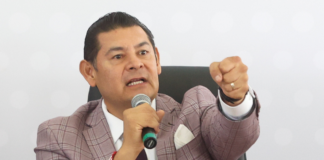 Armenta denuncia a “políticos” que se vuelven “empresarios” y saquean al pueblo