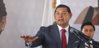 Puebla paga miles de millones por “obras fantasmas”, denuncia Armenta