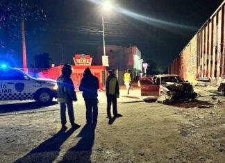 Cuatro lesionados tras intentar ganarle el paso al tren en Amozoc