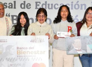 Entregan 2 mil 744 tarjetas de Beca “Benito Juárez” a estudiantes BUAP