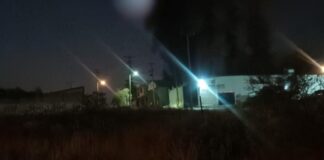 Se incendia interior de bodega de plásticos en Lomas de Santa Catarina