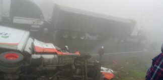 Volcadura de tractocamiones cierra la Puebla-Orizaba