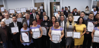 Congreso de Puebla entrega galardones al mérito turístico