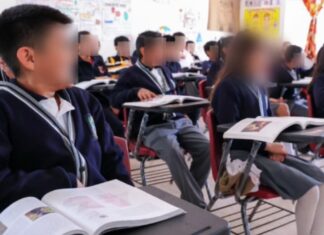 Distribuyen 979 mil uniformes a estudiantes de primaria y secundaria