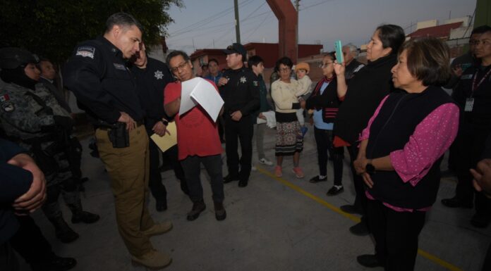Félix Pallares recorre colonia Universidades para reforzar seguridad