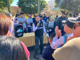 José Luis Figueroa realiza recorridos navideños por Distrito 20