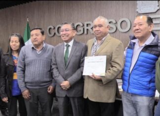 José Luis Figueroa reconoce a ciudadanos que contribuyeron a iniciativas