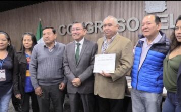 José Luis Figueroa reconoce a ciudadanos que contribuyeron a iniciativas