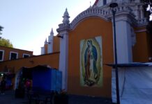 Fieles poblanos agradecen a la Virgen de Guadalupe en La Villita