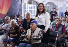 Lupita Cuautle entrega aparatos ortopédicos en San Andrés Cholula