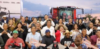 Armenta entrega segunda fase de módulos de maquinaria agrícola