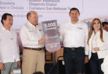 Pemex premia a Puebla con 5 mil toneladas de asfalto por decomiso de huachicol