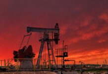 Trmp ordena bloqueo de petroleros en Venezuela; Maduro llama a protesta mundial