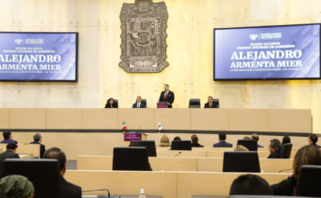 Alejandro Armenta entrega Primer Informe de Gobierno al Congreso del Estado