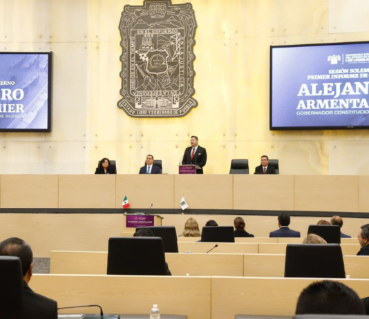 Alejandro Armenta entrega Primer Informe de Gobierno al Congreso del Estado