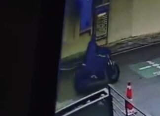 VIDEO: En 20 segundos roban motocicleta en la colonia Azcarate