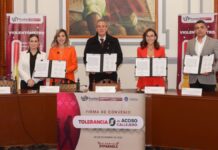 Pepe Chedraui firma convenio de Tolerancia Cero al Acoso Callejero