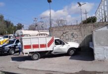 Tren impacta camioneta mal estacionada en Tehuacán