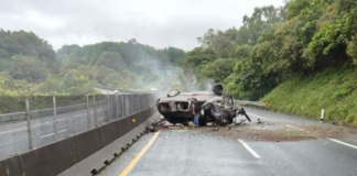 Dos personas mueren tras volcadura en la autopista México-Tuxpan