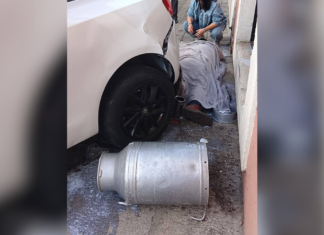 Atropellan a lechero tras choque entre vehículos en Barrio de Santiago