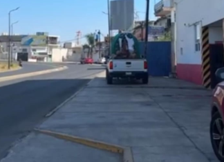 Camioneta de peregrinación arrolla a uno de sus integrantes en Tepexco