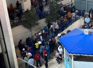 Agricultores toman oficinas de la Conagua en Plaza América