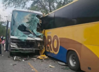 Choque entre autobuses deja 3 muertos y 11 heridos en la Tlapa-Puebla