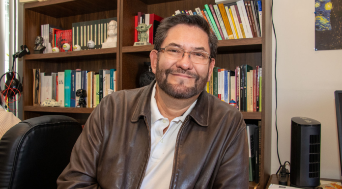 IBERO Puebla explica implicaciones de empleos laborales decembrinos