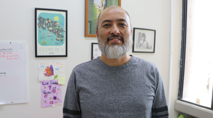 Académico IBERO Puebla explica origen de la flor de nochebuena