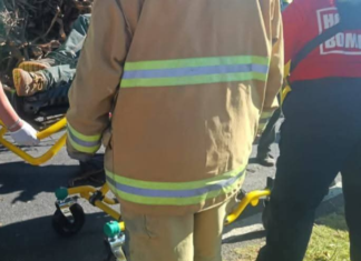 Hombre resulta electrocutado al transportar pastura en Ciudad Serdán