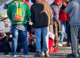 Hombre muere tras choque entre motocicleta y camioneta en Tepeaca