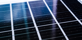 Puebla instalará paneles solares a edificios públicos y escuelas en 2026