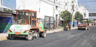 Omar Muñoz supervisa pavimentación en Unidad Habitacional VW 2