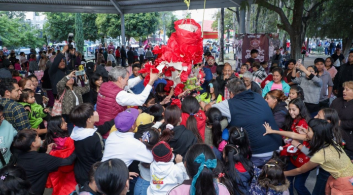 Pepe Chedraui celebra posadas navideñas en la Ignacio Zaragoza