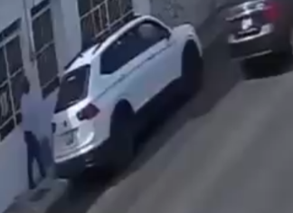 Roban camioneta a adultos mayores en El Carmen a plena luz del día