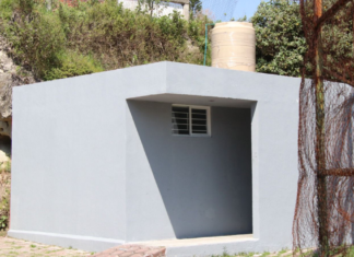 Rehabilitan sanitarios del Campo Deportivo “El Hoyo” en Riego Sur