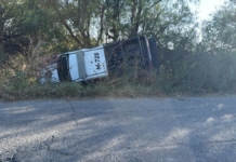 Vuelca patrulla en Tochtepec por presunta falla mecánica; sin lesionados